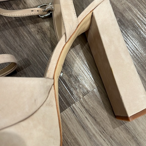 Venita Aspen for Gianni Bini - Suede Tan Platform Sandals - Picture 6 of 16